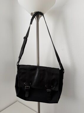 Kenneth Cole Black Crossbody Messenger Bag with Buckle Accents